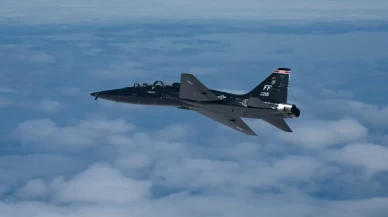 ABD'nin eğitim uçağı düştü! 2 pilot fırlatma koltuğuyla kurtuldu