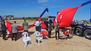 Temel atma töreninde bayrak hassasiyeti takdir topladı