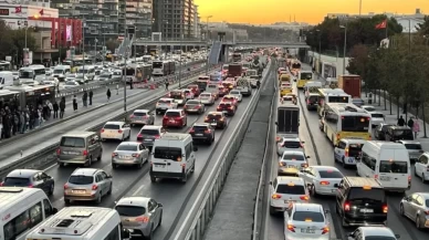 Megakentte yola çıkacaklar dikkat! Trafik durma noktasına geldi