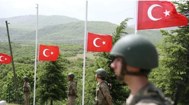 PKK'lı teröristler tarafından şehit edilen 33 asker törenle anıldı