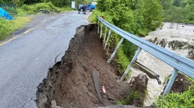 Dere taştı, 5 köyün ulaşım yolu çöktü!