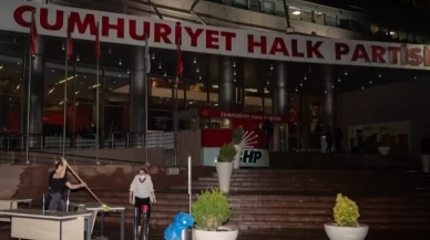 CHP Genel Merkezi’nde hareketli gece: Temizlik yapıldı