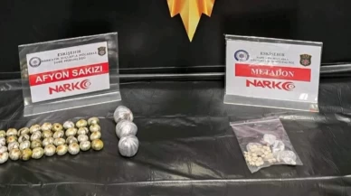 Midesinden adeta yasaklı madde fabrikası çıktı: Eskişehir yolunda yakayı ele verdi