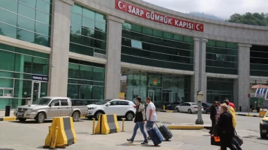 Sarp Sınır Kapısı’nda bayram yoğunluğu