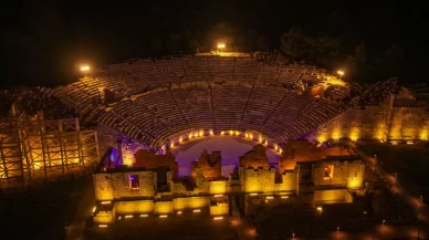 Antalya'da 35 derece sıcaktan kaçanlar oraya koşuyor: Tarihe gece yolculuğu başladı!