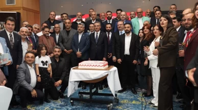 Erzurum’da basının yıldızları geçidi! 11 dalda 27 gazeteciye ödül yağdı!