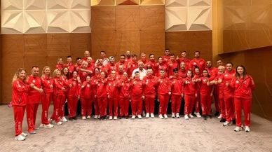 Bakan Bak'tan milli özel sporculara tebrik!