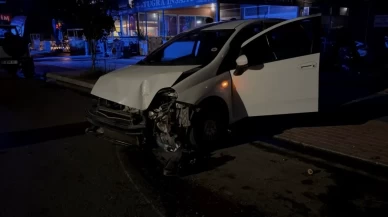 Kontrolden çıkan otomobil ortalığı savaş alanına çevirdi! Sürücü kaçtı