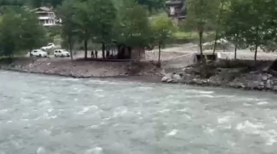 Kayıp gencin cansız bedenini çıkarmaya çalışırken facia yaşandı! AFAD botu akıntıya kapılınca 1 personel öldü, 3 personel kurtarıldı