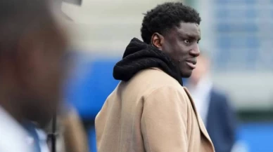 Demba Ba futbola geri döndü!