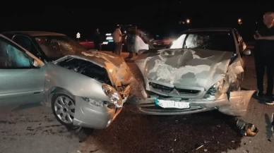 İki otomobil birbirine girdi: Ölü ve yaralılar var