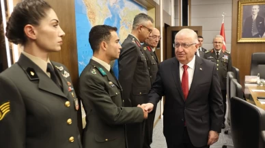 Bakan Güler'den Kara Kuvvetleri'nin 2235'inci yıl dönümü kabulü