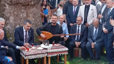 Bakan Yusuf Tekin Bursa'da gençlerle buluştu