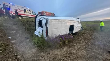 Konya'da feci kaza! Minibüs şarampole yuvarlandı