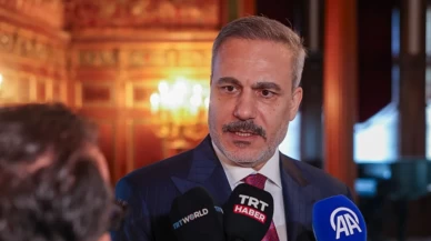 Hakan Fidan’dan tarihi anlaşmaya tebrik: 'Türkiye, barış için emek vermeye devam edecek'