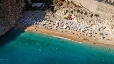 Türkiye'nin turkuaz cenneti ziyaretçi akınına uğruyor!