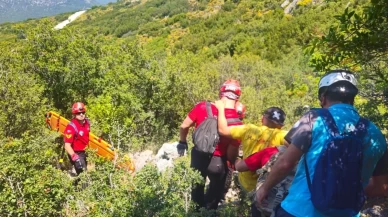 Babadağ’da yamaç paraşütü ormanlık alana çakıldı! Pilot ve Rus turist yaralandı