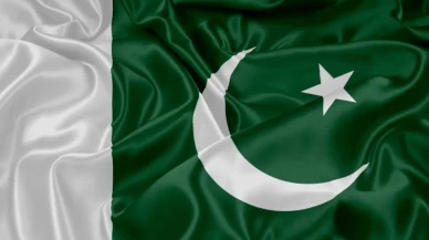 Pakistan'da karargaha silahlı saldırı!