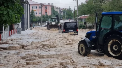 Afyonkarahisar’da yaz günü kış kabusu! Dolu yağışı hayatı felç etti