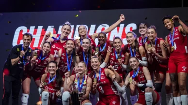 Melissa Vargas'ın 32 sayıyla şov yaptığı dev finalde Filenin Sultanları kupayı kaldırdı
