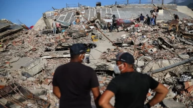 Deprem sonrası korkunç manzara! Sahil mahalleleri yerle bir oldu