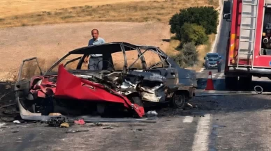 Emirdağ’da iki otomobil kafa kafaya çarpıştı