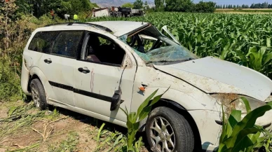 Kargo kamyonu otomobile çarptı: Çok sayıda yaralı var