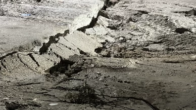 Burdur'da sağanak yağış köprü çökertti