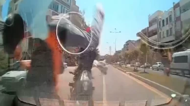 Şanlıurfa’da motosiklet kazası kamerada: 2 yaralı
