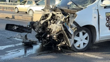 Kontrolden çıkan araç bariyerlere çarptı