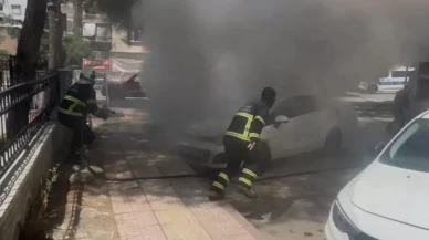 Siirt’te park hâlindeki otomobiller alevlere teslim oldu