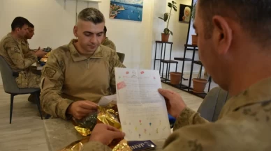Öğrencilerin mektupları Mehmetçik'i duygulandırdı