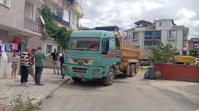 Bursa’da hafriyat kamyonunun çarptığı 6 yaşındaki çocuk ağır yaralandı