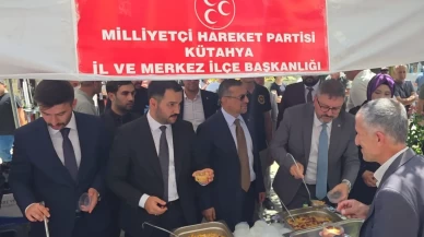 MHP Kütahya teşkilatından Sevgi Yolu'nda anlamlı aşure ikramı