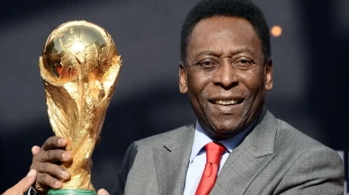 Pele futbolu ne zaman bıraktı? Hangi takımda bıraktı, kaç gol attı?