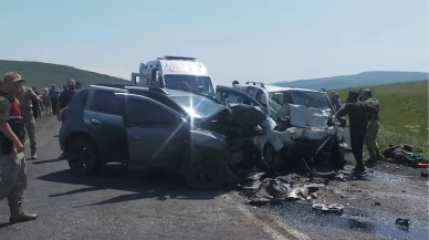 Ardahan’da 3 araç birbirine girdi