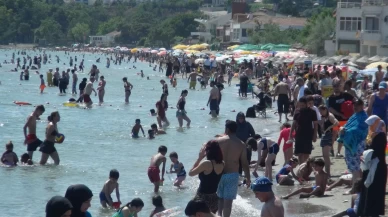 İstanbul'da sıcak hava kavurdu! Fırsatını bulanlar sahillere akın etti