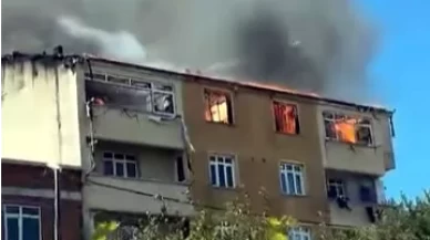 Çatıdaki onarım faciaya dönüştü: Alevler dairelere sıçradı