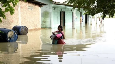 Hindistan'da Muson felaketi: Şiddetli yağışlar hayatı felç etti