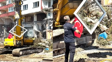 Gururlandıran görüntü: Kepçe operatörü Türk Bayrağı için çalışmayı durdurdu