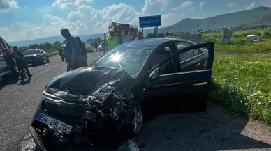 İki araç çarpıştı, 7 yaralı var
