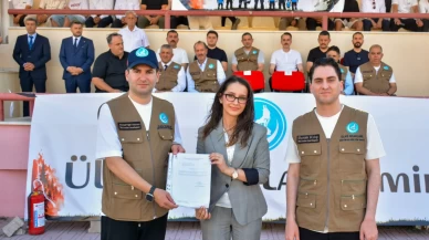 Ülkü Ocakları'ndan İzmir'de 'yeşil vatan' hamlesi: 450 gönüllü AFAD sertifikası aldı
