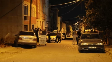 Eskişehir’de komşu iki ailenin kavgasında 1’i polis 11 kişi yaralandı