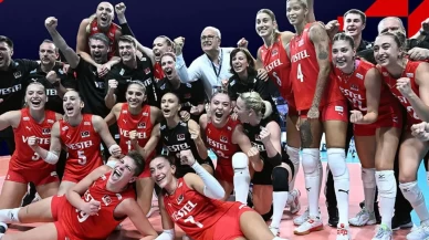 Filenin Sultanları yarı final aşkına sahada! Türkiye - Kanada voleybol maçı CANLI izle