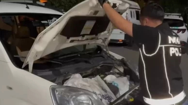 Otomobilin kaputuna gizlenmiş! Piyasa değeri 18 milyon liralık kimyasal ele geçirildi