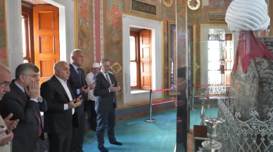 Bakan Ersoy'dan Fatih Külliyesi Haziresi'ne anlamlı ziyaret!
