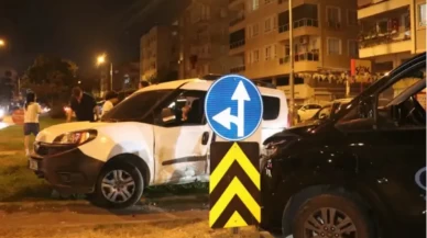 Antalya’da hafif ticari araç ile minibüs çarpıştı: 3 yaralı