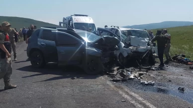 Ardahan’da 3 araç birbirine girdi