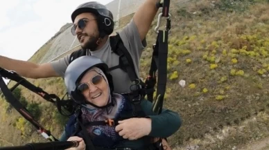 Türkan teyzenin yamaç paraşütü cesareti gündem oldu!