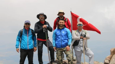Hasan Dağı'na Türk bayrağını değiştirmek için çıktılar! Sürprizle karşılaştılar